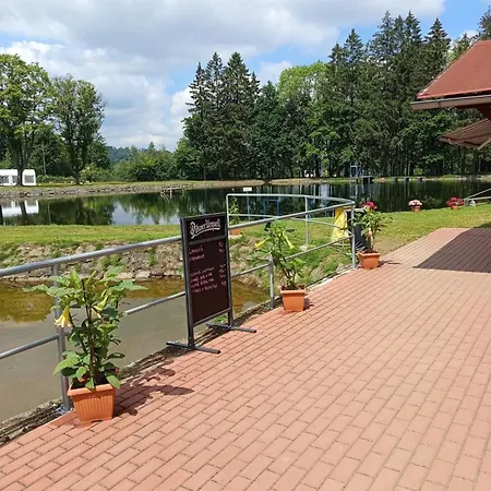 Zimmeruv Statek Апартаменты Mikulasovice